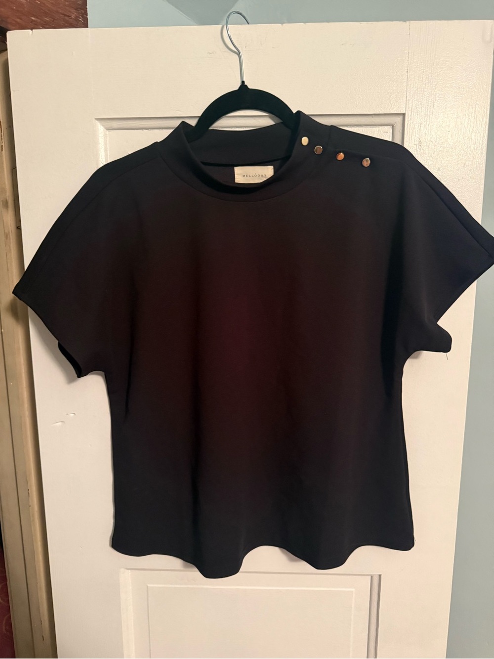 NWT Melloday Black Mock-Neck Snap Shoulder Top Size Medium